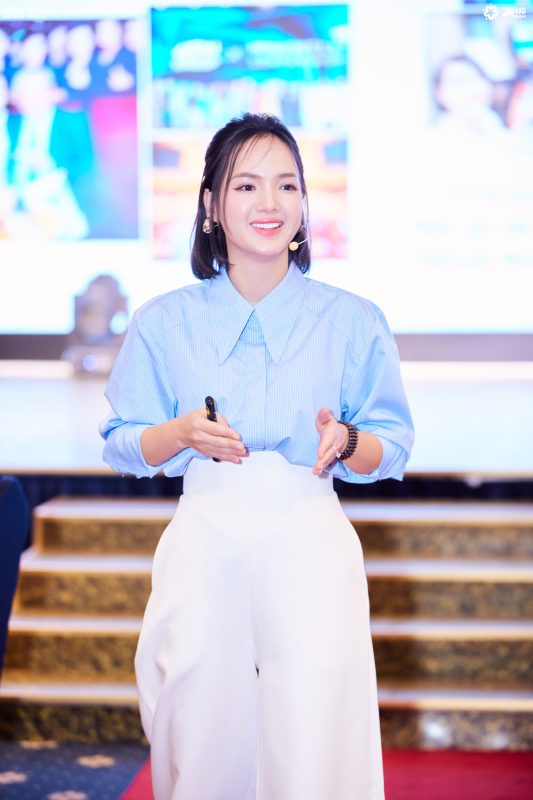 Nguyệt Trương nữ Trainer chuyên nghiệp thường xuyên sử dụng Hà Thủ Ô để duy trì sắc đẹp và làm chậm quá trình lão hoá